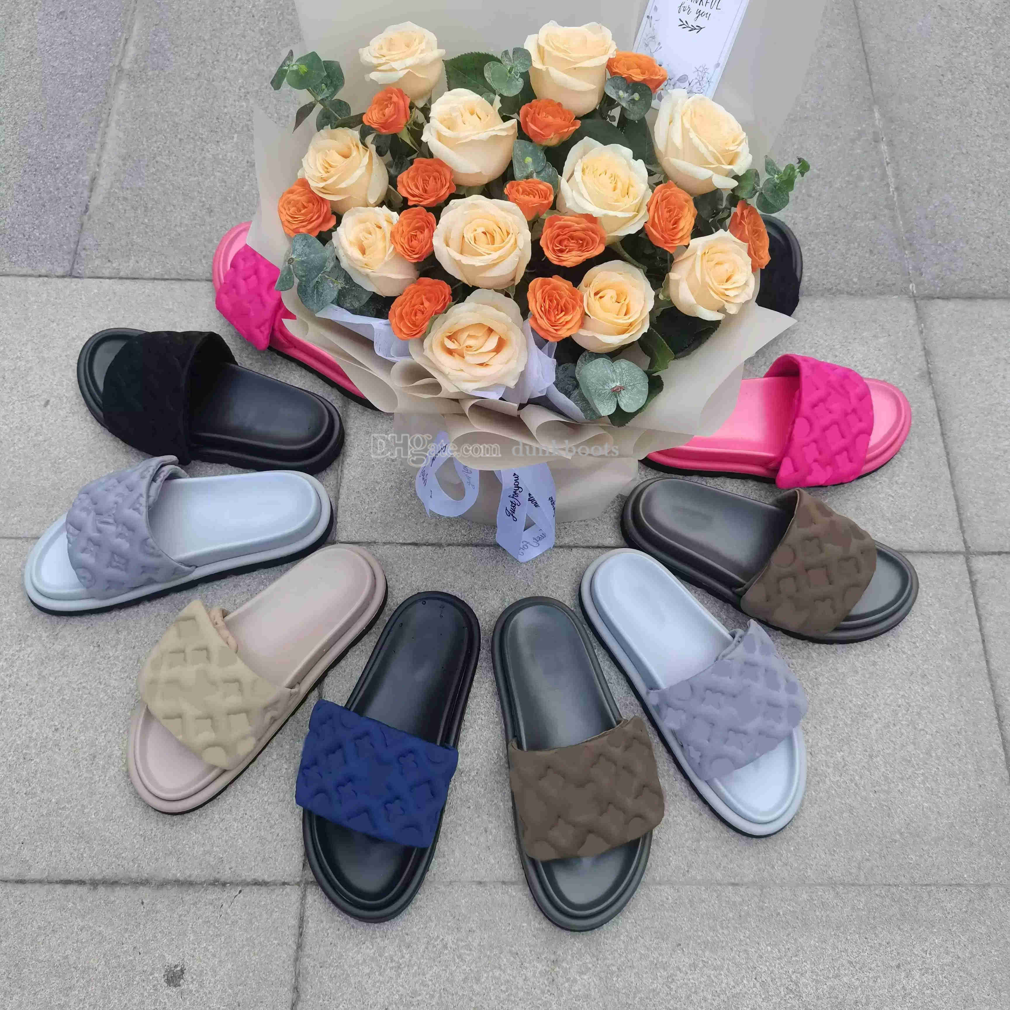 

Designer Slippers Men Women Pool Pillow Luxury Brand Sandals Embossed Printing Hook & Loop Mule Summer Flat Heel Scuff Slides Flip Flops Beach Sandals Size 35-45, 18