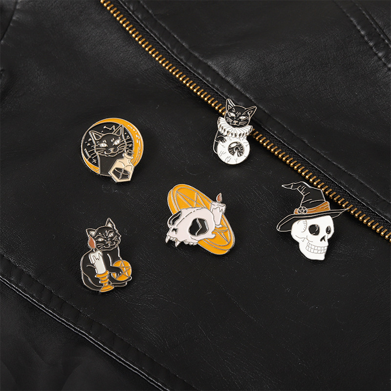 

Halloween Wizard Skull Cat Brooch Pin Moon Punk Black Kitty Candle Festival Clothes Badges Corsage Accessories Bag Sweater Clothing Witch Hat Collar Pins