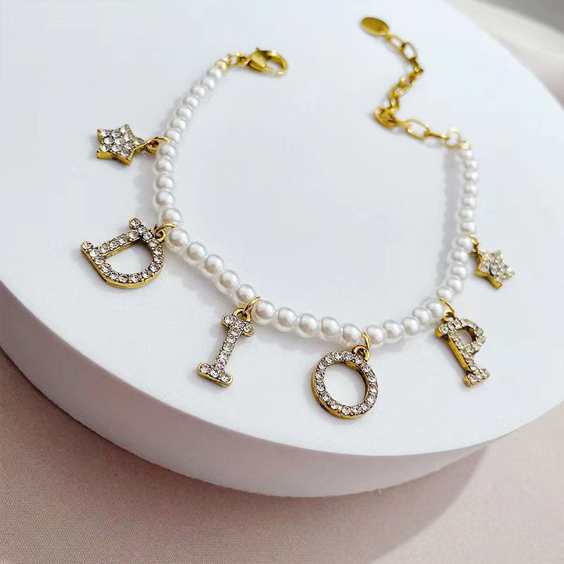 

Luxurys Designers bracelet Women Charm bracelet Trend fashion studded with diamonds high quality bracelets boutique gift jewelry good nice pretty