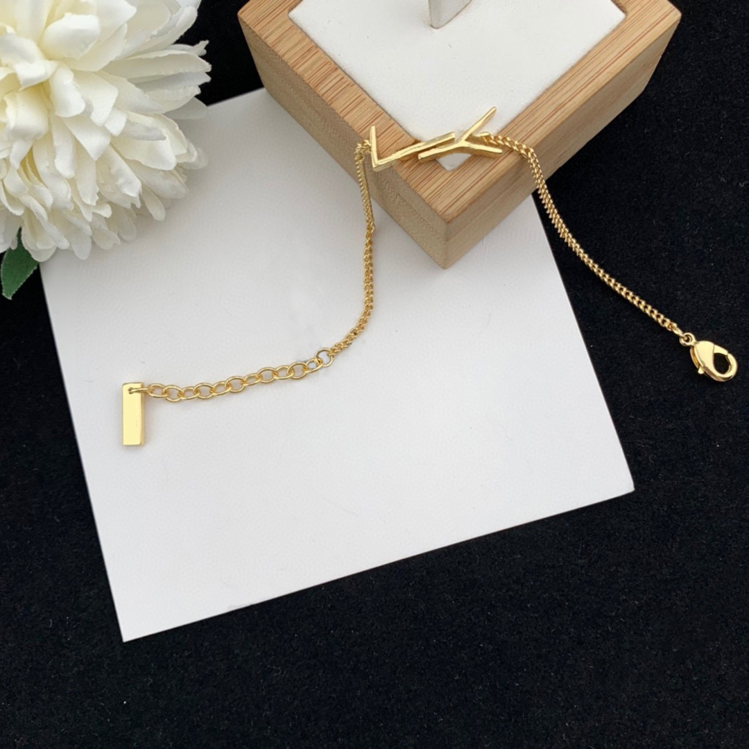 

Bracelets designers for women Luxurys woman Bangle solid color letters with Jewelry Elegant temperament fashion hundred Bracelet High Quality very good