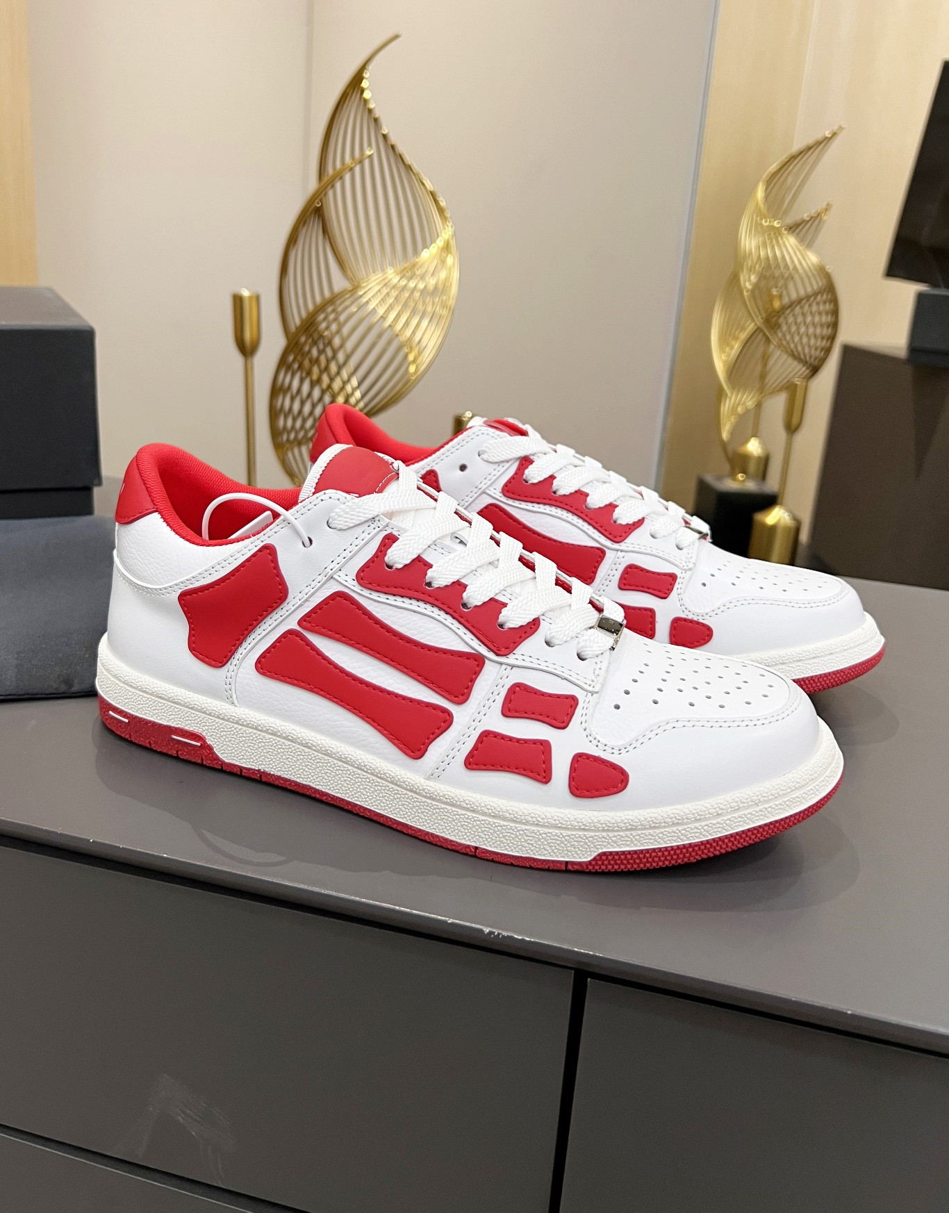 

SKEL TOP HI Sneakers BANDANA Spring Sneaker Men Women Casual Shoes Designer Low Shoe Leather Bones Applique Upper EVA Footbed Sport