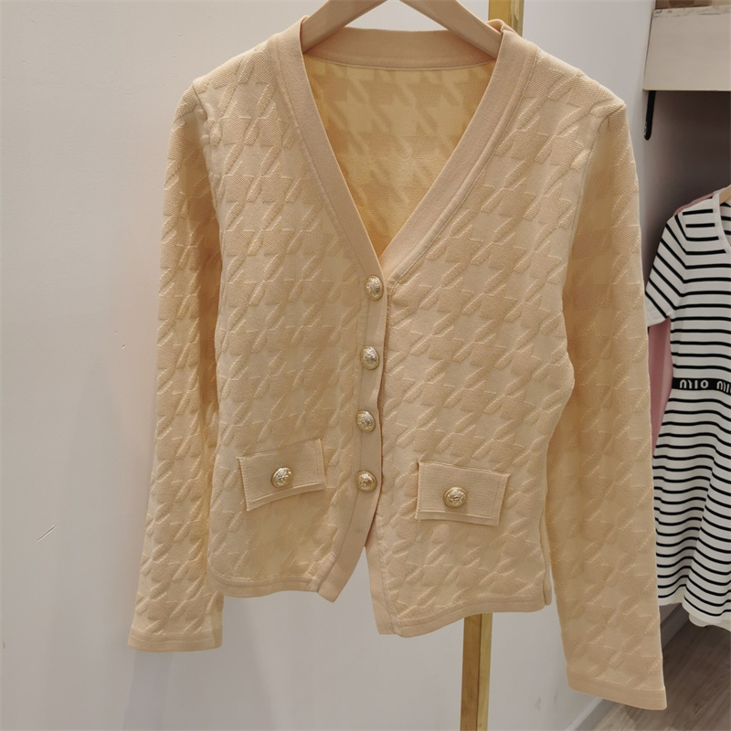Pulls pour femmes Col en V Cardigan à manches longues Veste Mille oiseaux Cas Relief tridimensionnel Français Pull de qualité supérieure Cardigan