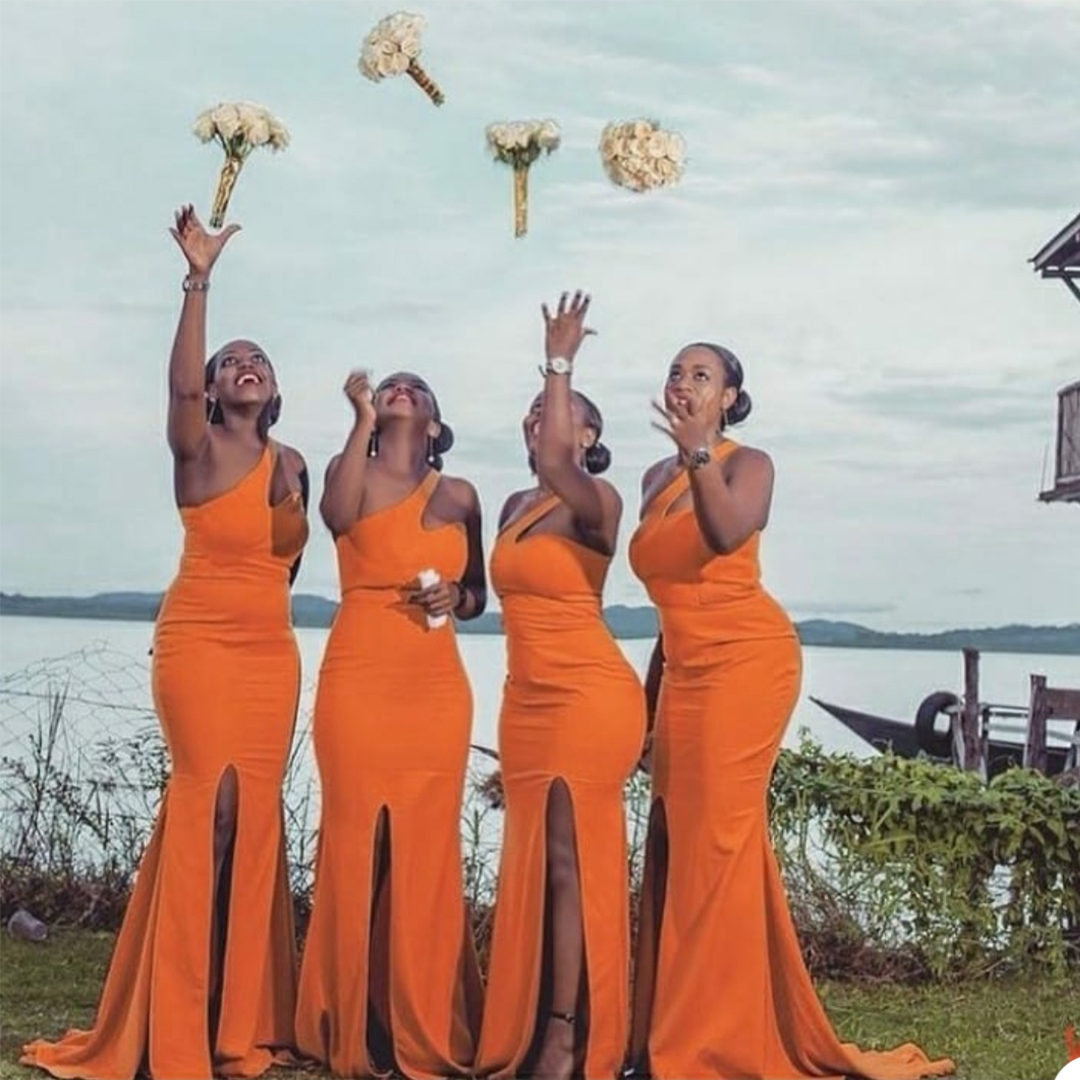 

One Shoulder Orange Bridesmaid Dress Side Split Custom Made Maid of Honor Gowns Slim Fit Mermaid Wedding Party Dress