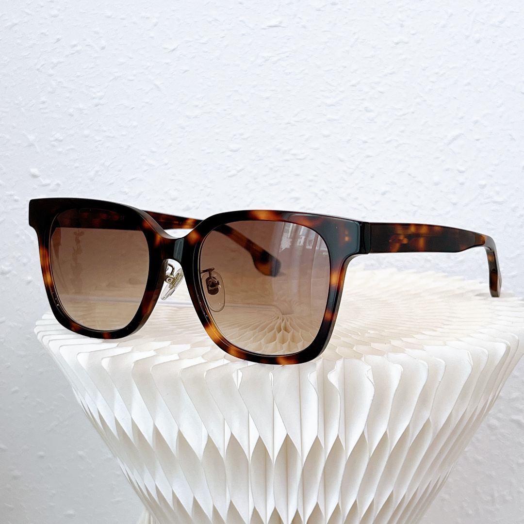 

Square leopard print sunglasses female couple ins street shooting sunscreen glasses men's fashion high-end all-match sunglasses