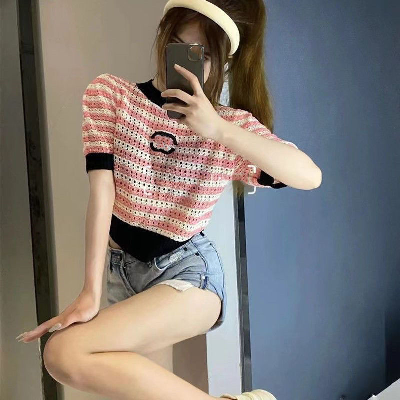 Designer Womens Knits Women T-shirt Wear Tees Tées Vêtements Vêtements Classic Stripe Hollowed Out Shorts en vrac tricotés à manches bleu rose bl