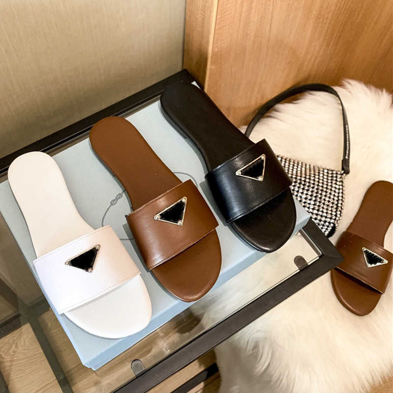 

2021 Designer Luxury Womens Slide Slippers Fashion Elegant Solid Color Leather Flat Slipper Ladies Rubber Sandals Heatshoes, Black