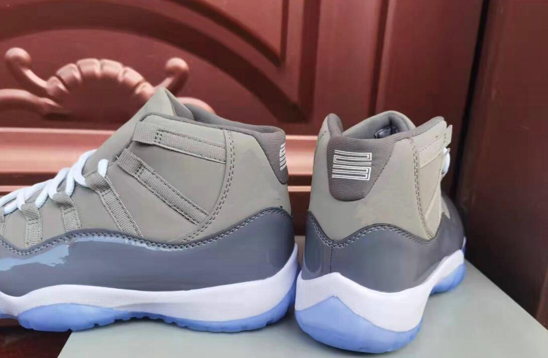 

2020 Designer 1 1s High Basketball shoes Bordeaux dark mocha UNC University Blue 4 4s black cat pure money bred 11 11s Cool grey