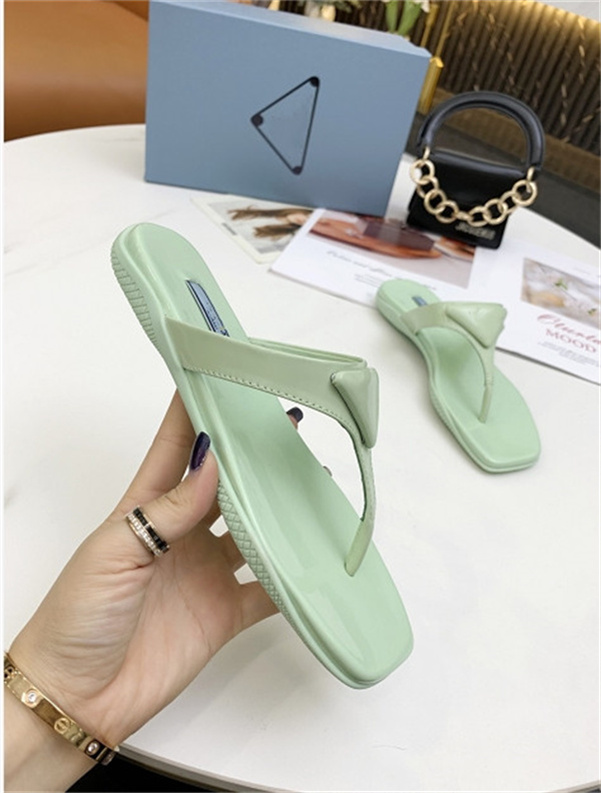 

2022 latest top luxury Classic designers Fashion women sandals slippers flat Solid color slide Beach flip-flops Ladies sandals Wedding Party fisherman Shoes 35-42, White