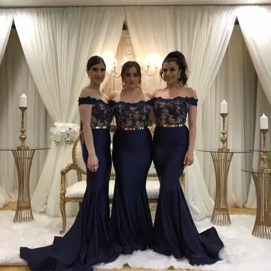 

2022 Navy Blue Bridesmaid Dresses Mermaid Lace Applique Off the Shoulder Satin Floor Length Plus Size Maid of Honor Gown Country Beach Wedding Evening vestidos
