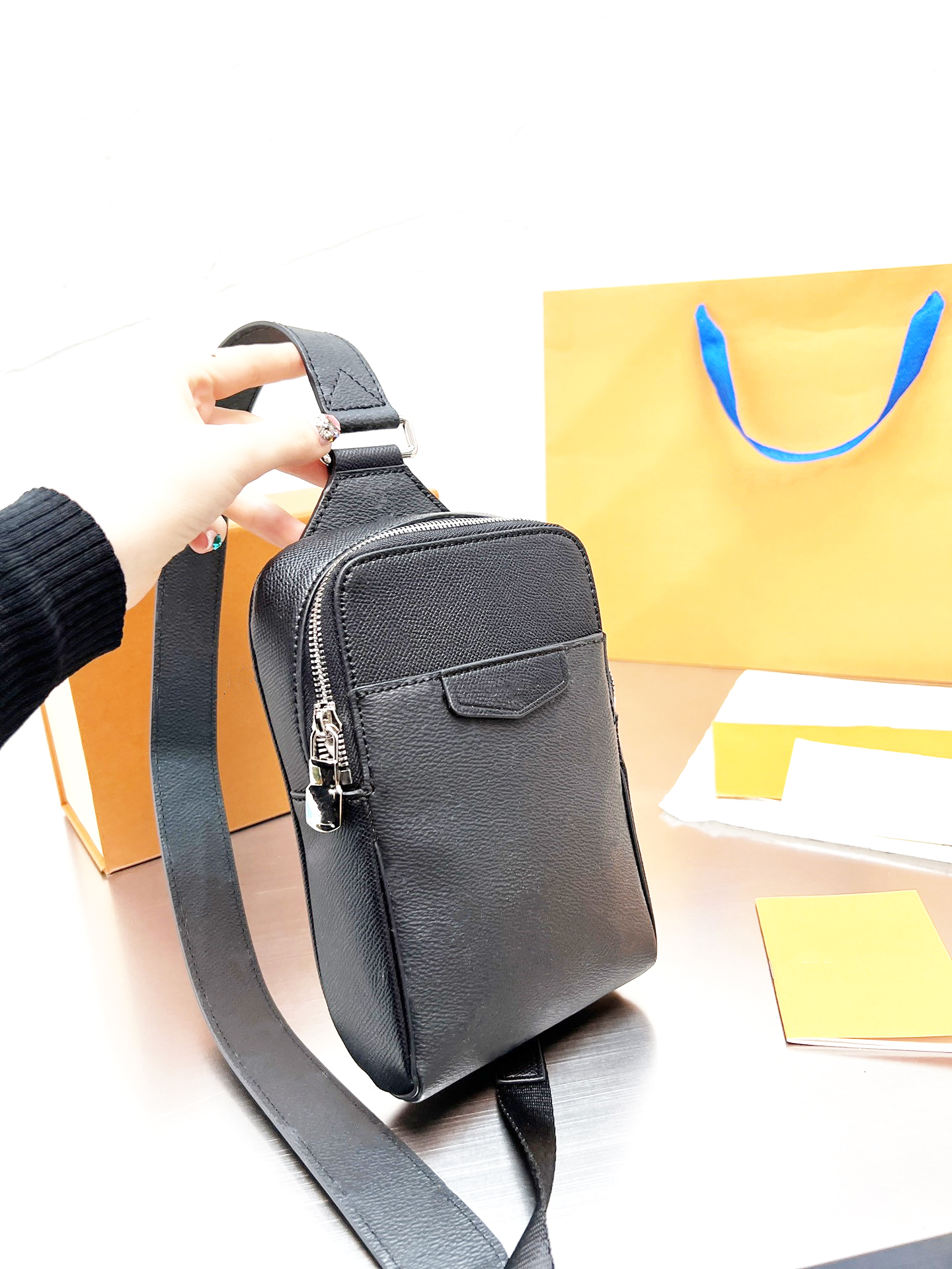 Designer Bags womens Handbags Fashion 5A+ Top Quality black brown flower leather shoulder Classic Mens Crossbody Chest Bag luxury handbag