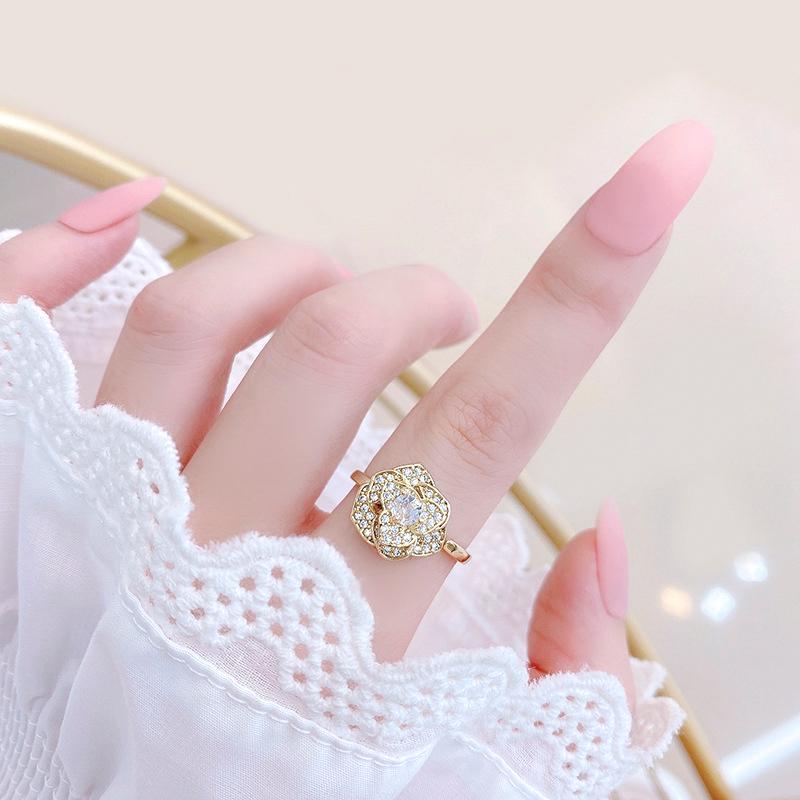 

Chains Trendy Rose Flower Necklace Temperament Exquisite Luxury Earrings For Women Fine Jewelry Gold 14K Ring Accessories JewelryChains