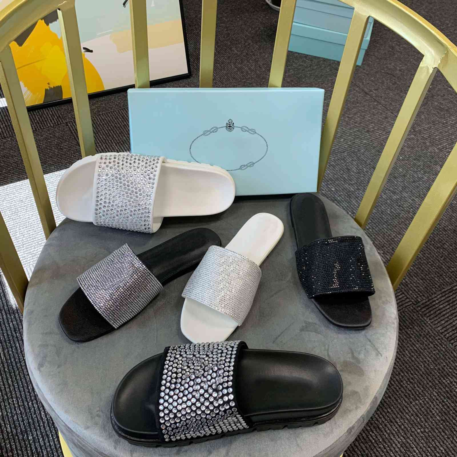 

women Luxury fashion design Satin slides with crystals Slippers 2022 Summer Sandals Woman Mules Slippers Casual Shopping Beach Rubber Sole
