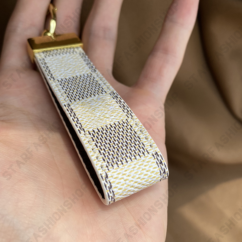 

Designer Cute Keychain Key Chain & Ring Holder Brand Designers Keychains For Porte Clef Gift Men Women Car Bag Pendant Accessories High Qualtiy