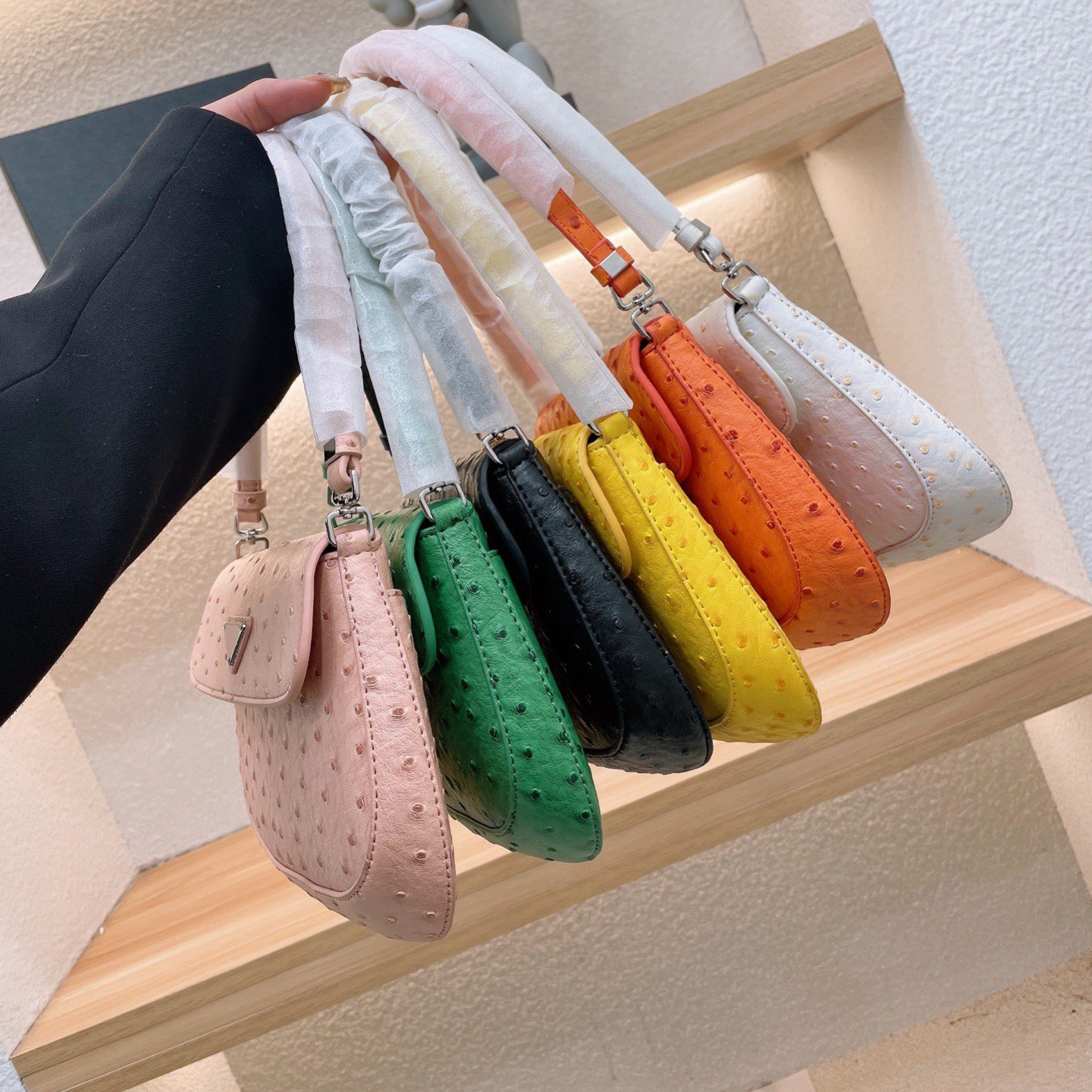 

2022 Designers Bags Womens Hobo Fashion Shoulder Bag High Quality Luxury Tote Handbags Purse Lady Underarm Handbag Wholesale Size 22*16 cm, Pink