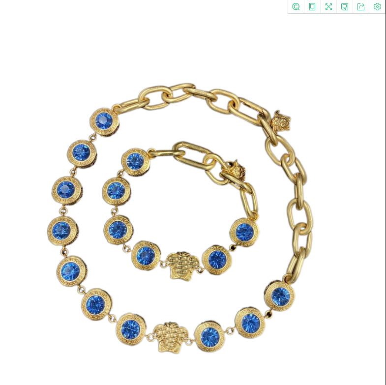 

Fashion new designed Pendant blue crystal women necklace Banshee Medusa head portrait 18K gold plated ladies necklaces Designer Jewelry VY198