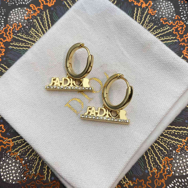 d 2022 New Classic Letter Red Earrings Female 2022 Luxury Brand Fashion Design Versatile Ladies Jewelry