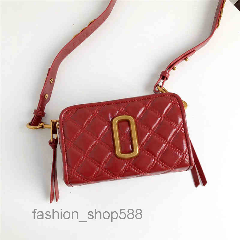 

Oil Wax Camera Bag Sheepskin Embroidery Shoulder Strap Adjustable Double Zipper Single Shoul