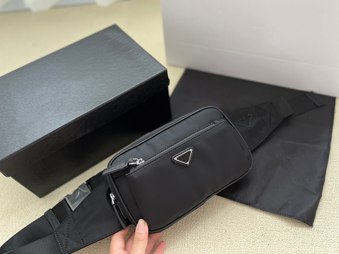 

Men Womens Designer Bum Bag Fashion Triangle Shoulder Bags Luxury Brand Chestbag Mens Bumbags Street Style Crossbody Fanny Pack P Bag 2208132D