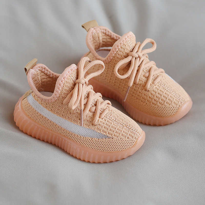 2022 Designer Mens Slide Slippers Coconut Men Foam Runner Sports Basketball Chaussures Mesh respirant Surface Feme Flying Woven Baby Bottom Mesh
