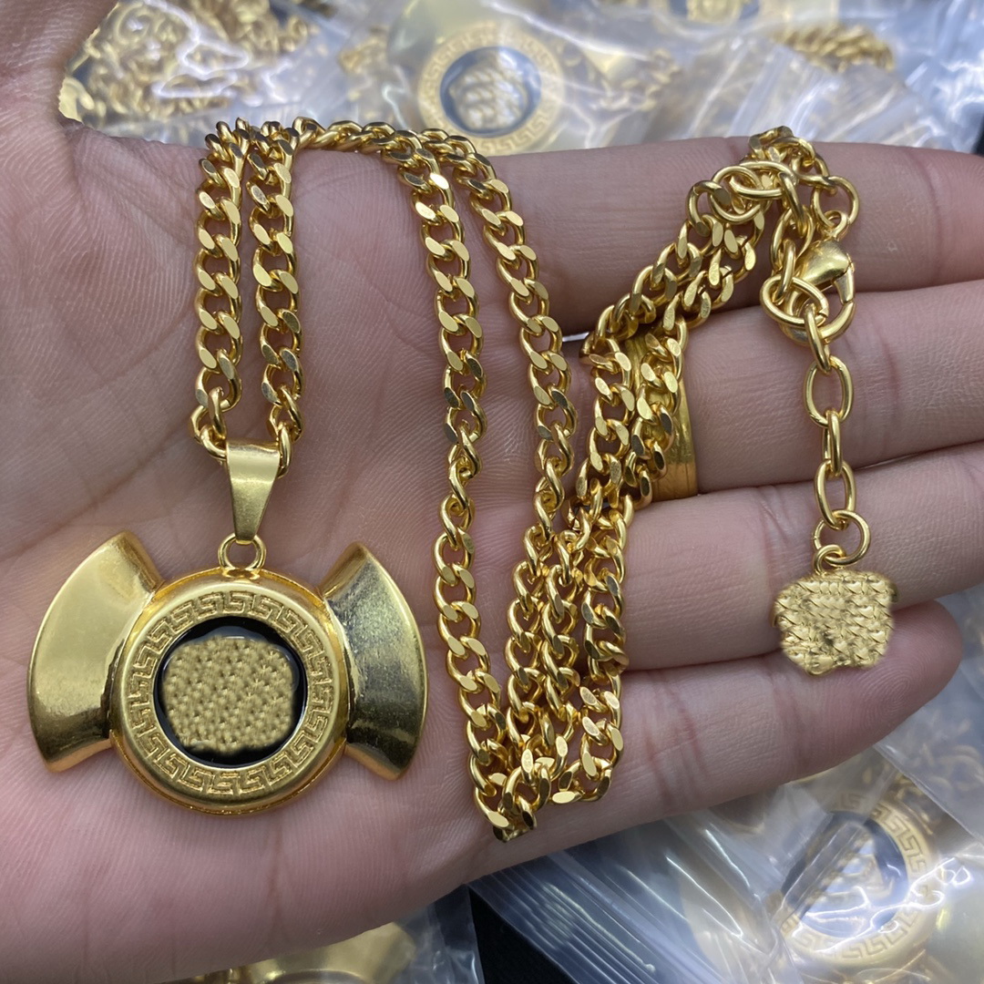

Peculiar shape hip hop Brass Necklaces Medusa pendants Banshee pendant women's Necklace Brass 18K gold plated ladies Designer Jewelry