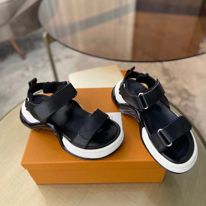 2022 Été Nouveau sandale All-Match Velcro Muffin épais semelles Sports Daddy