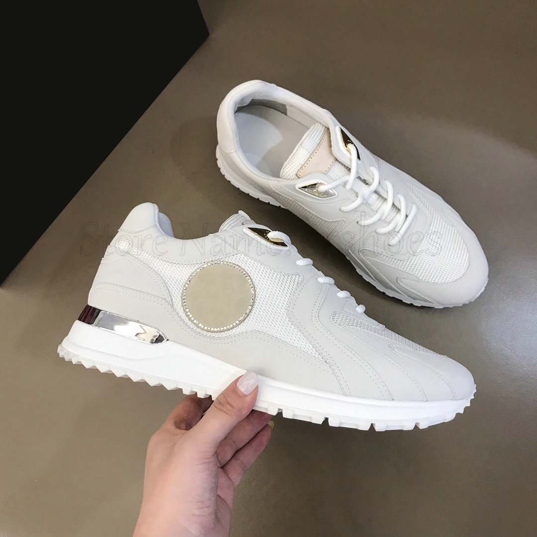 

Luxury Mens Low Breathable Knit Running Shoes Rhinestones Letter Platform Casual Shoes Paris White Black Outdoor Sports Trainers, Customize