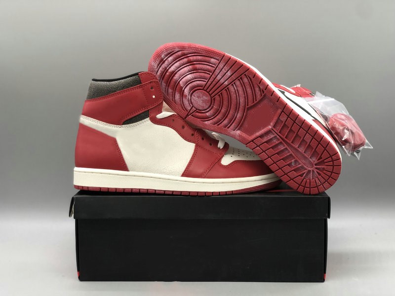

Special Edition 1 High OG Chicago Reimagined Basketball Designer Shoes White Varsity Red Black Fashion Sport Sneakers Vintage Trainers Good Quality