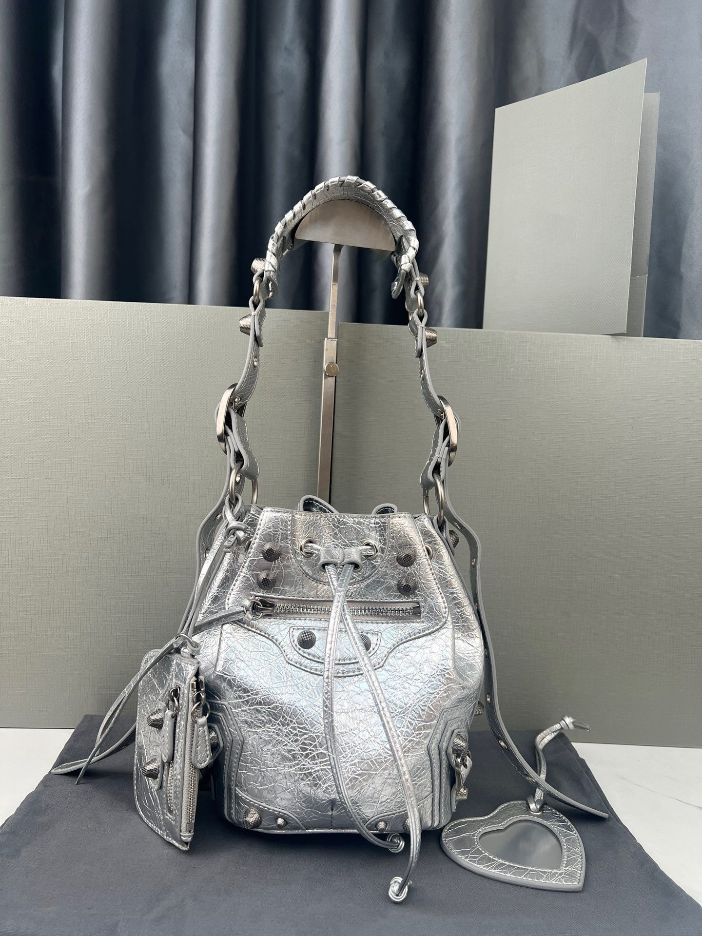 

Bucket Bag Top luxury Designer Crossbody Shoulder Bags Lady Girl Le Cagole Motorcycle Handbag, Black