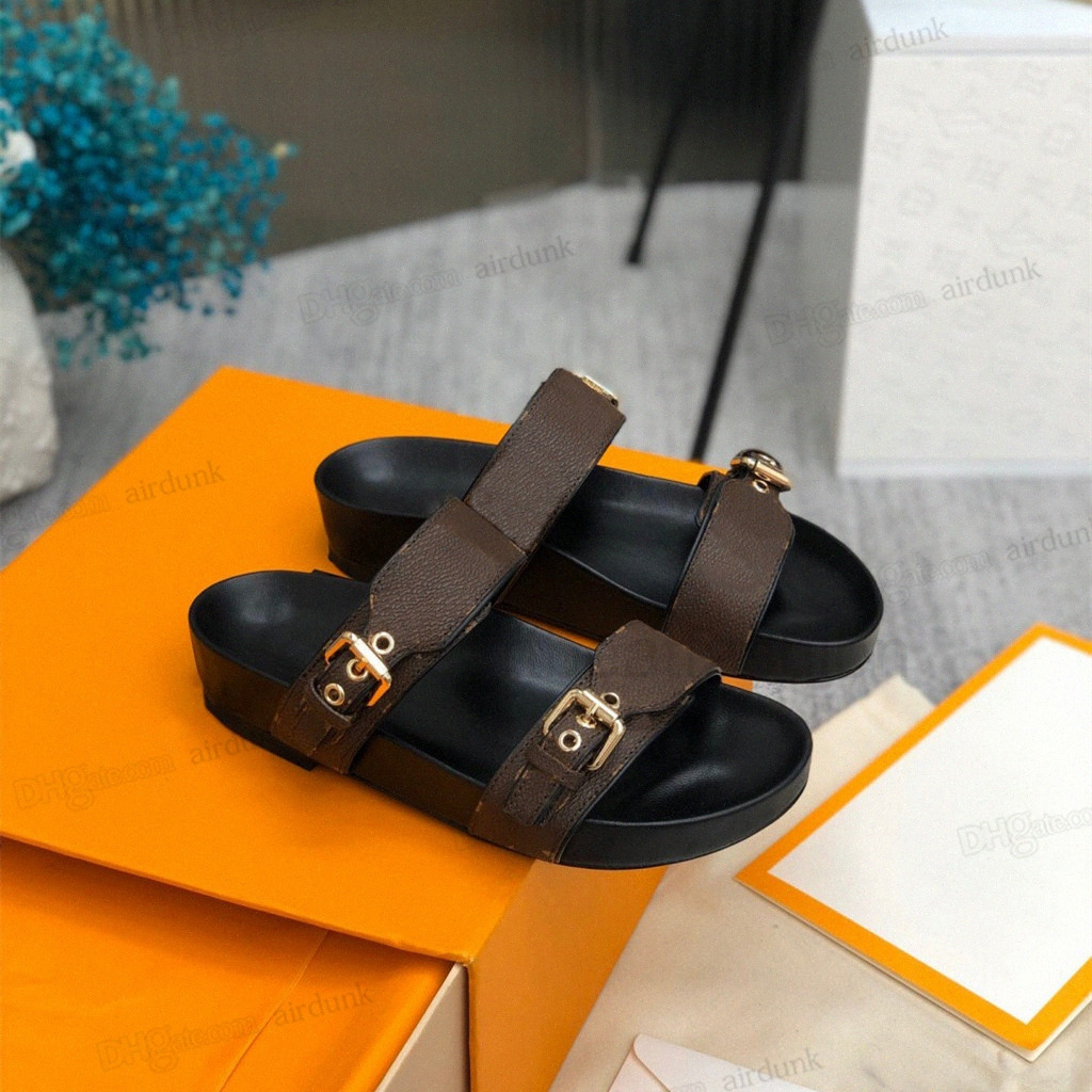 

2021 Slippers designer Slippers Leather sandal Slides 2 Straps with Adjusted Gold Buckles Men and Women BOM DIA FLAT MULE 1A3R5M Summer6LSN#Top