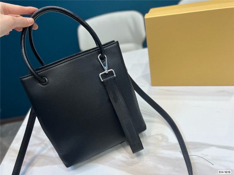 

New design bucket bags with letters spelling mens womens fashion handbag cool style leather bag 20*22cm contracted purse nice, Black