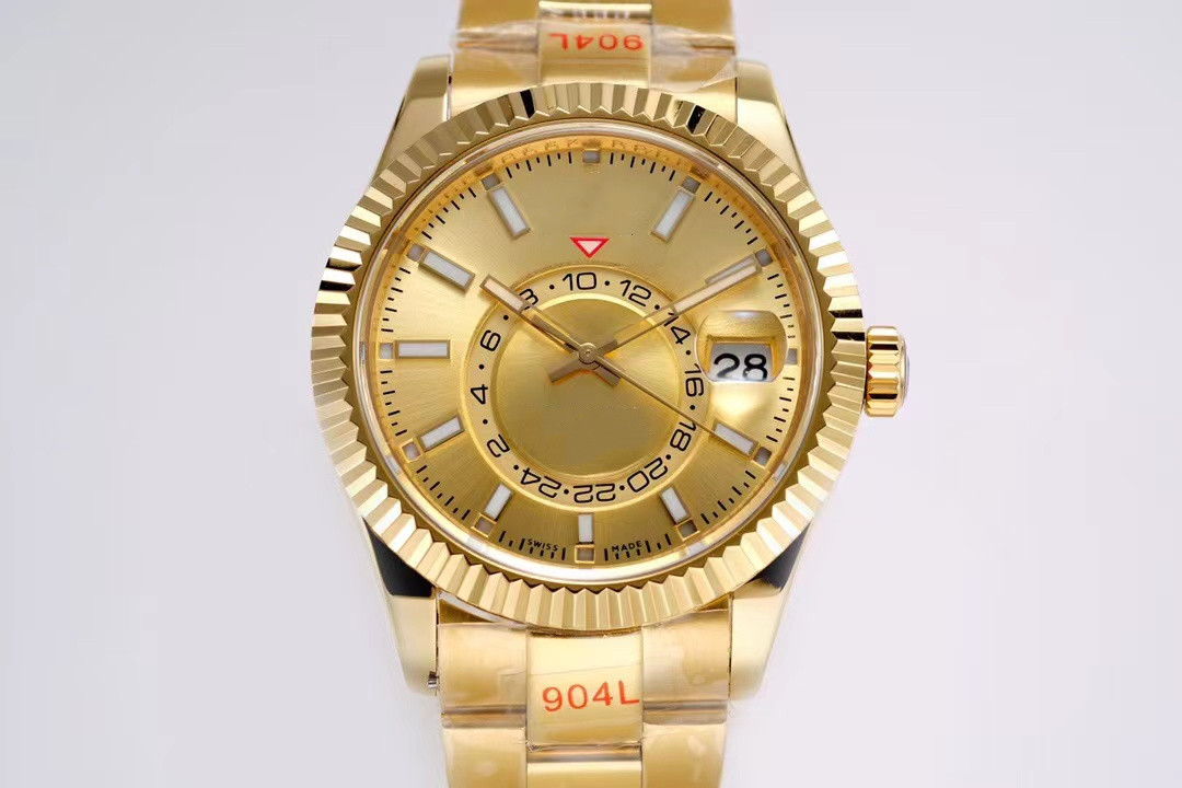 

B Watch diameter 42 mm equipped with 9001 movement date/month/dual time zone display sapphire glass mirror 904 steel case strap, As shown