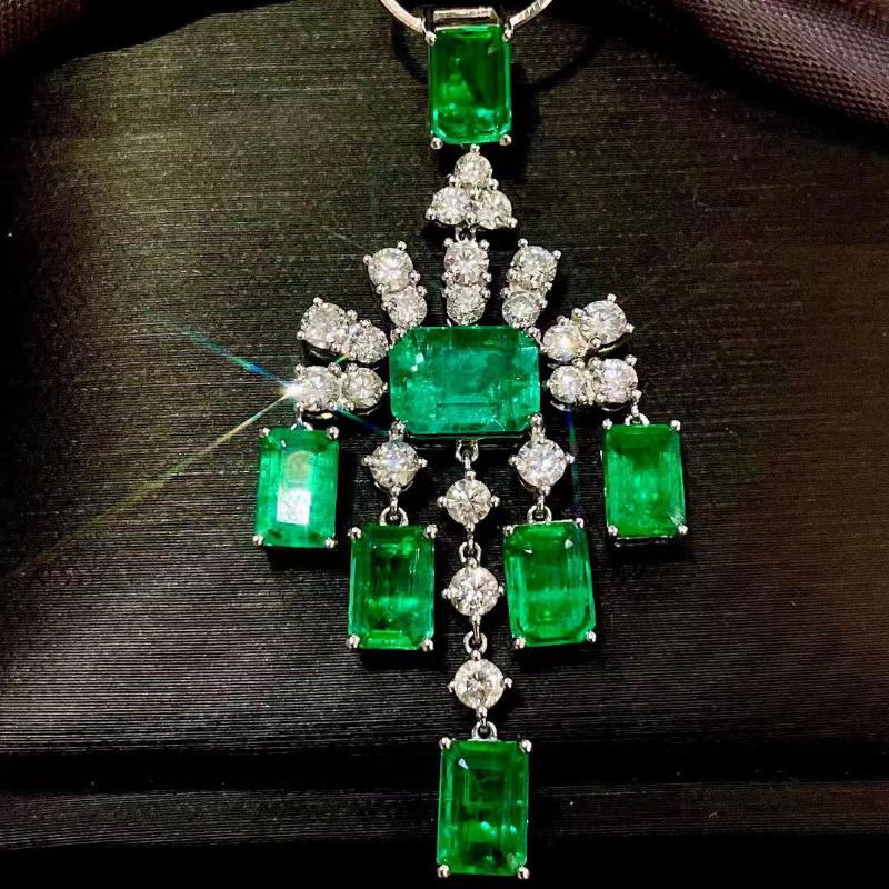 

Pendant Necklaces Luxurious Geometric Emerald Women's 925 Silver Green Zircon Lady Birthday Cocktail Gift JewelryPendant