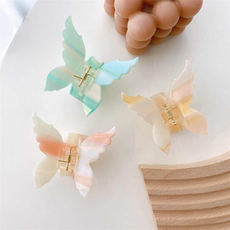 

Length 6.5 CM Gradient Color Butterfly Shaped Hair Clamps Women Colorful Acetic Acid Animal Ponytail Hair Clips Lady Bath Scrunchies Head Wear Hairpins Medium Size