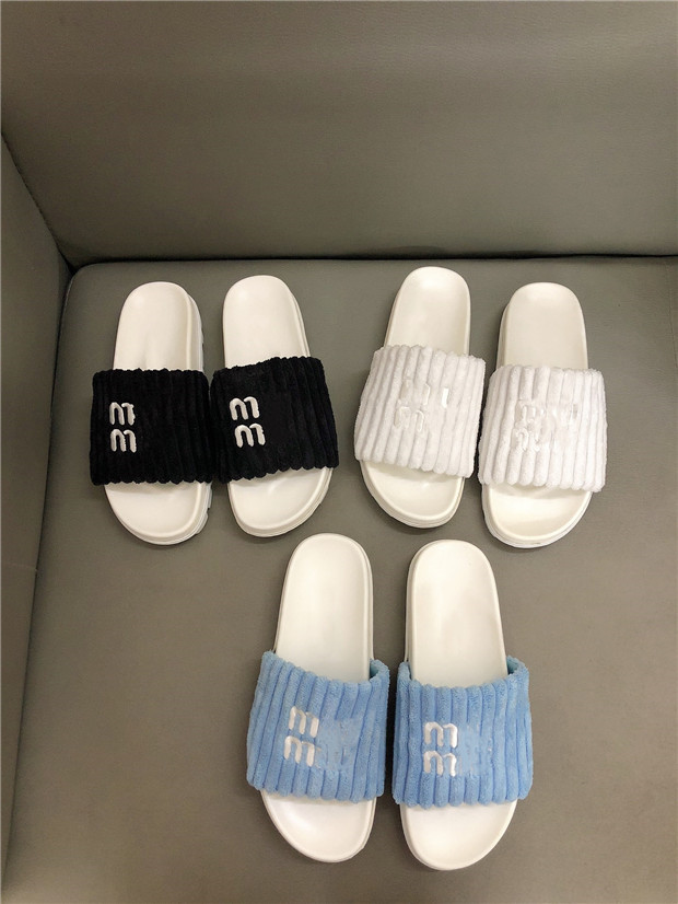 

2022 newest Branded high luxury Classic Women Slippers sandals Deisgners Fashion embroidery Leather casual Wedding Party Platform dating office dress beach Shoes