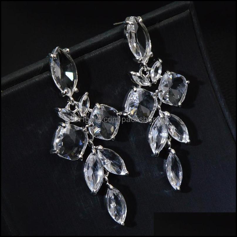Chandelier en peluche Xiang Fashion Boucles d'oreilles en forme de feuilles longues pour les boucles d'oreilles en forme de feuilles longues pour