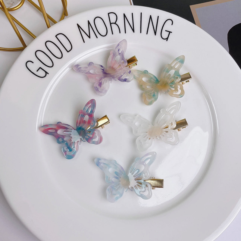 

Length 5 CM Girls Hollow Out Colorful Butterfly Hair Clamps Retro Acetic Acid Alloy Splicing Color Animal Hair Clips Women Ponytail Scrunchies Edge Bang Hairpins