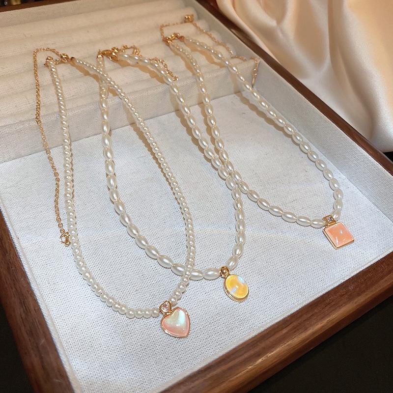 

Chokers Pearl Necklace Color Light Love Geometric For Women Clavicle Chain