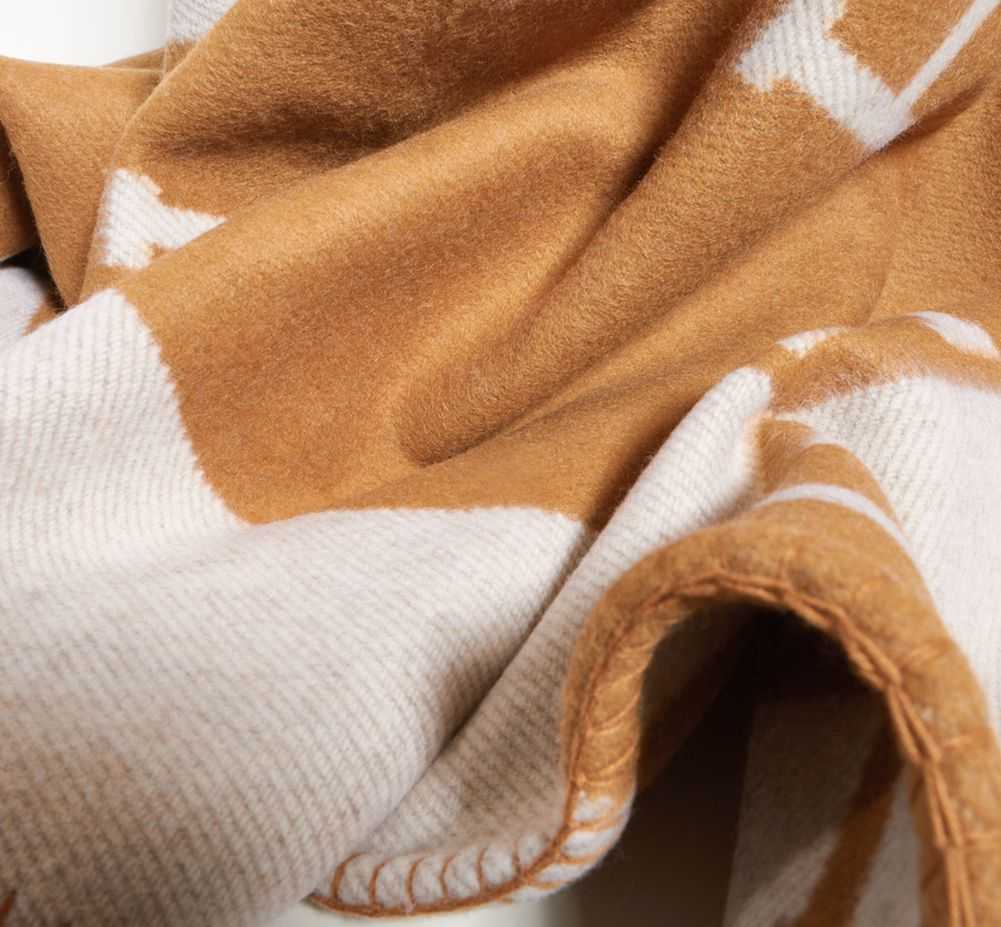 

Cashmere Blanket Soft Wool Scarf Shawl Cashmeres Blankets Shawls Luxury Sofa Air Conditioning Keep Warm Scarves Cashmere And Silk Hood Quality