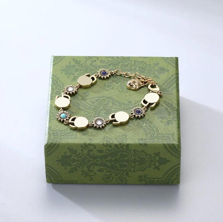 

Charm Bracelets high quality luxury jewelry pendants bijoux designer original packaging Letter G Little Daisy vintage bracelet set necklace earrings