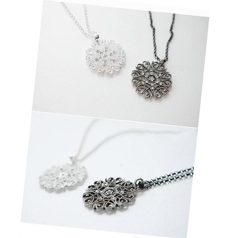

Pendant Necklaces Fashion Women Crystal Hollow Flower Necklace Long Chain Jewelry Gift NIN668