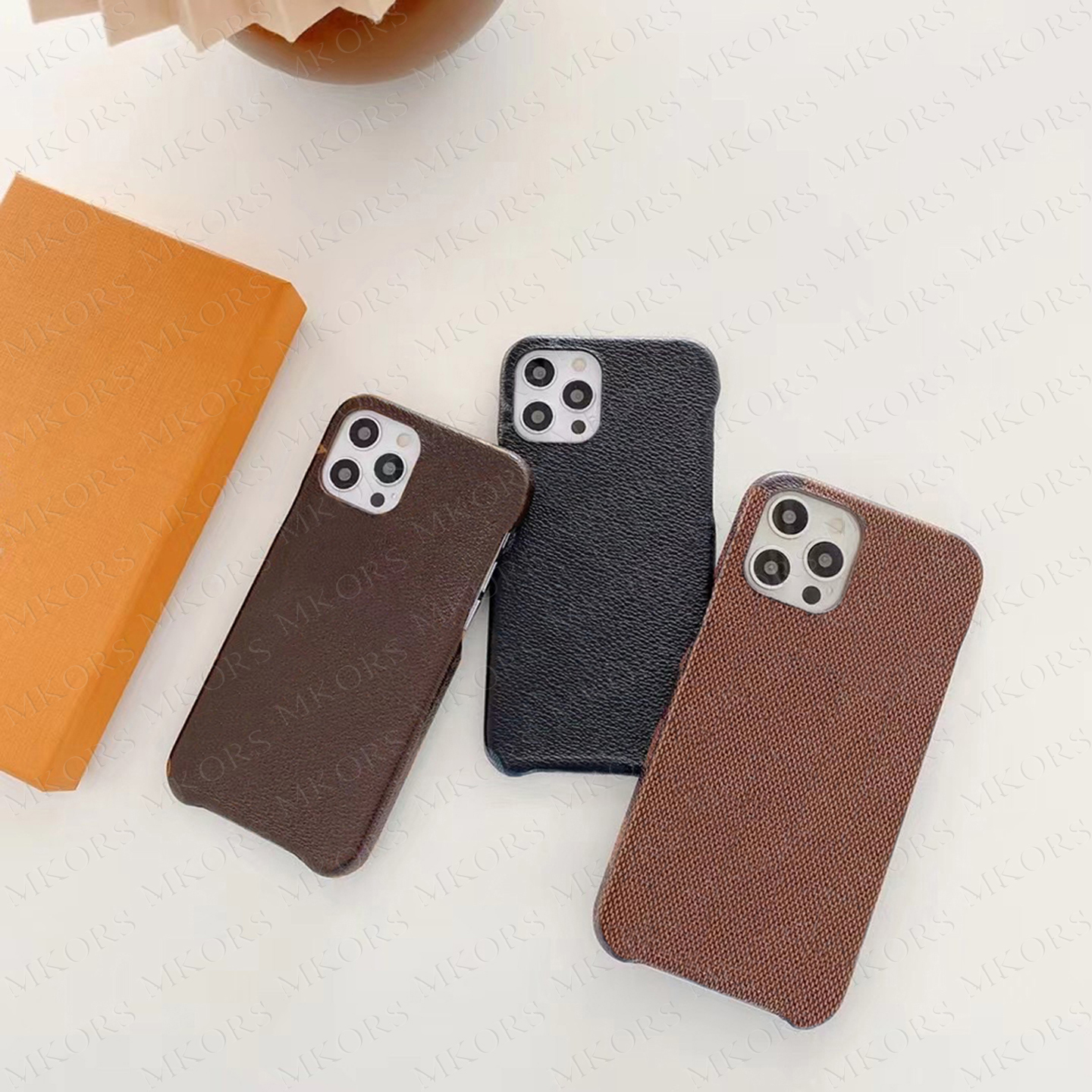 

Luxurious Letter Flower Retro Design Phone Cases for iPhone 13 13pro 12 12pro 11 Pro 11pro X Xs Max XR 8 7 8plus 7plus High Quality Leather Pattern Skin Cover Case, Brown flower