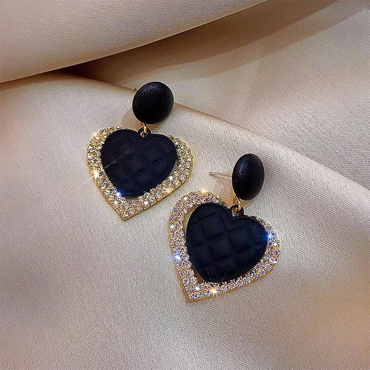 

Stud Retro Black Peach Heart Earrings 2022 Trendy Design Atmosphere Female Ins Net Red