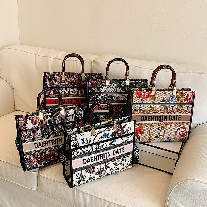 

European and American retro tote bags 2022 new large-capacity Joker classic bags wholesale handbags for women, Customize