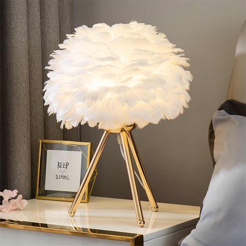 

Bedroom Table Modern Bedside Living Room Coffee Shop Wedding Christmas Decoration Romantic Feather Lamp 220622