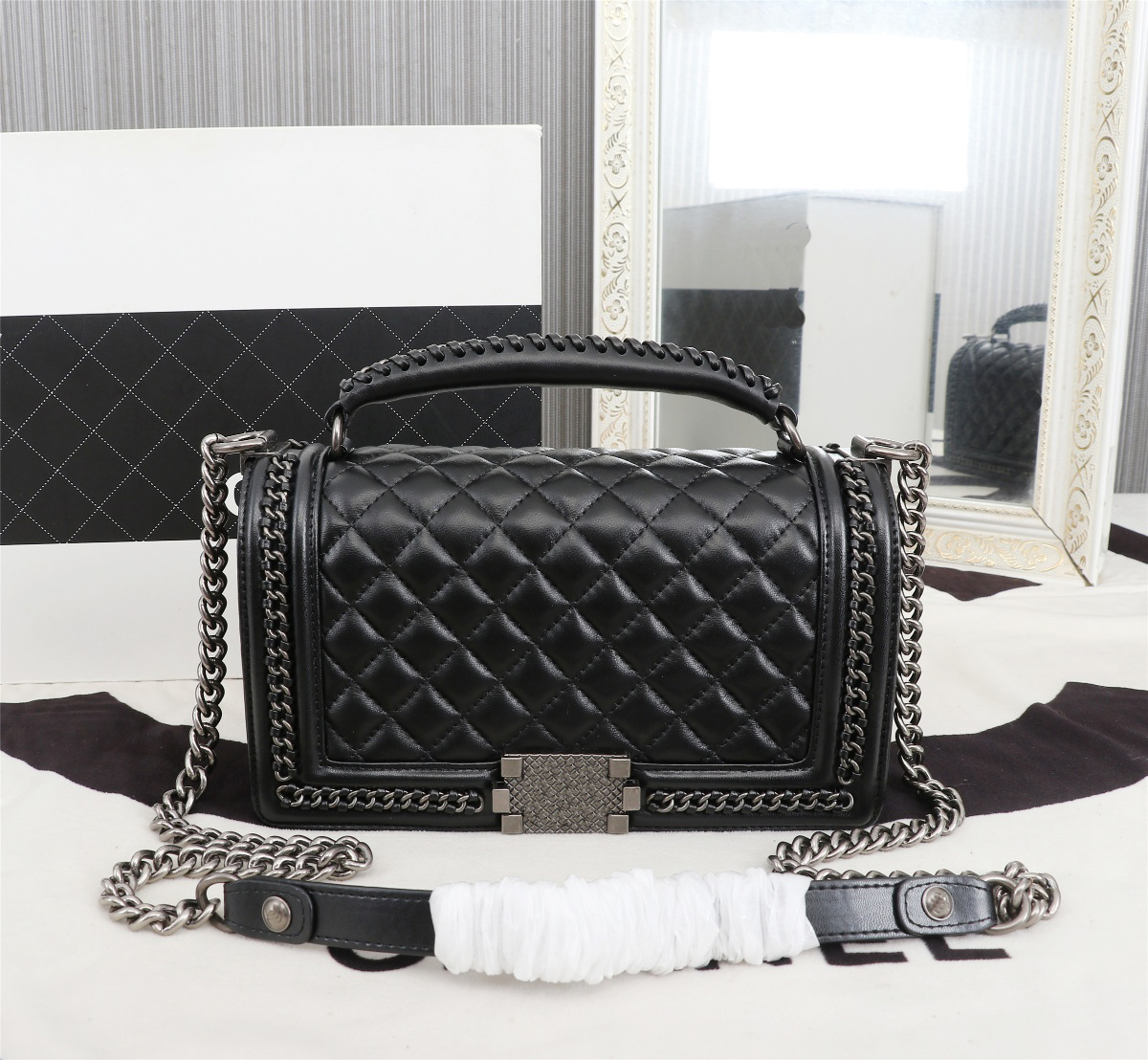 

Classic Designer Luxury Shoulder Bag Simple Atmosphere 8003, Black