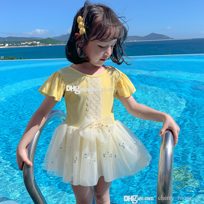 

2022 children lace princess one-pieces swimsuit Girl cute little princess tulle quick dry swimwear INS gauze skirt Bathing Suits with hat S2048, Yellow
