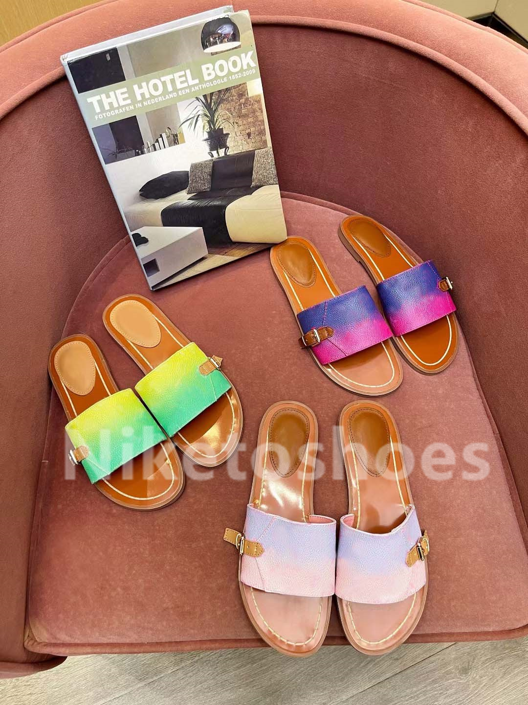 

Summer Fashion Rainbow Gradient Color Women Slipper Tie-Dye Sandals Spring In The City Gradient Monograms Canvas Sunrise Pastel Summer Gradient Shoes Sliders, 00