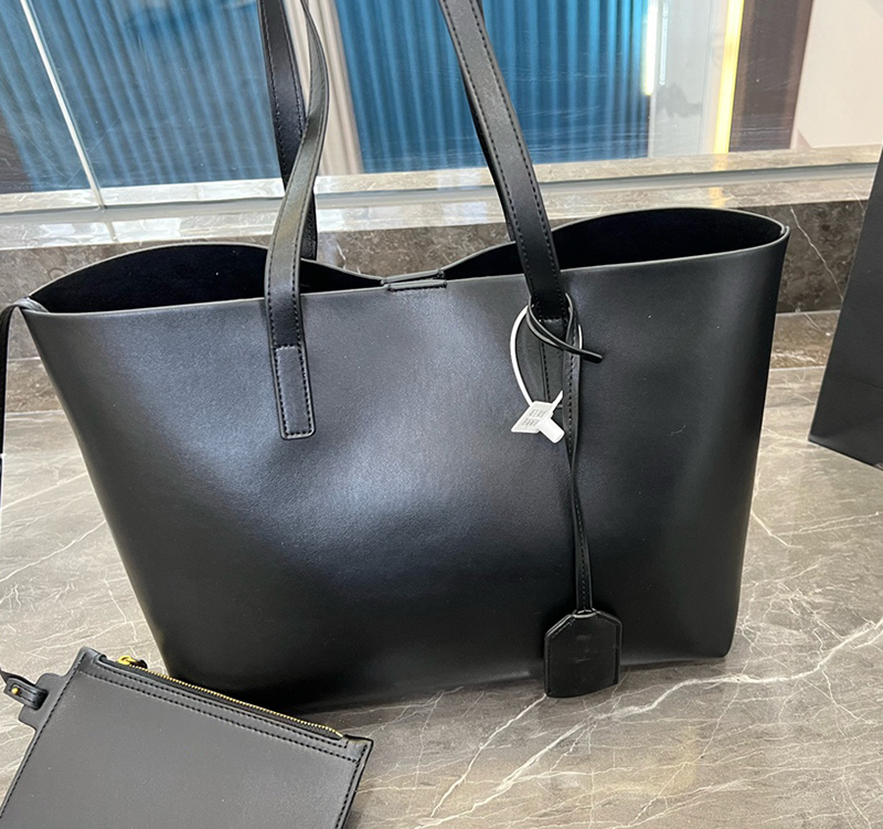 Sac à provisions Nouveau design Tissu en peau de cerf mat Poche zippée Sport Packs de plein air Sacs à main de créateurs de mode Poignées Classiq