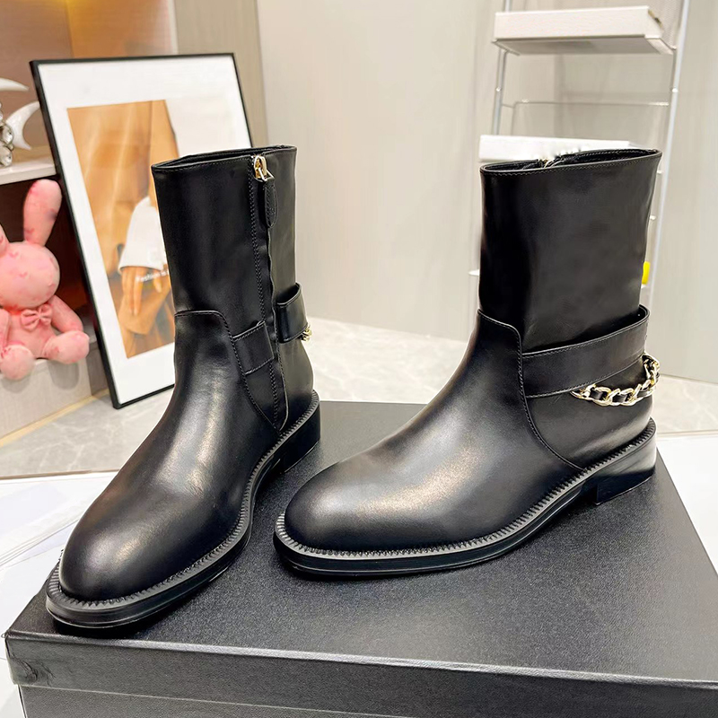 

Top women's medium boots luxury fashion leather autumn winter chain side zipper flat heel high tube and calf thick heel designer Knight Martins, Black