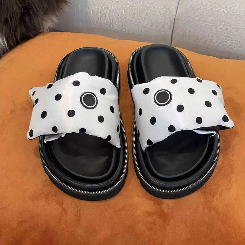 

Women 2022 Luxury Designer Sandals Slippers Leather Boots Thick Summer Women's Fashion High Quality Outdoor Leather Sole Sneakers 35-41 a19, Color1